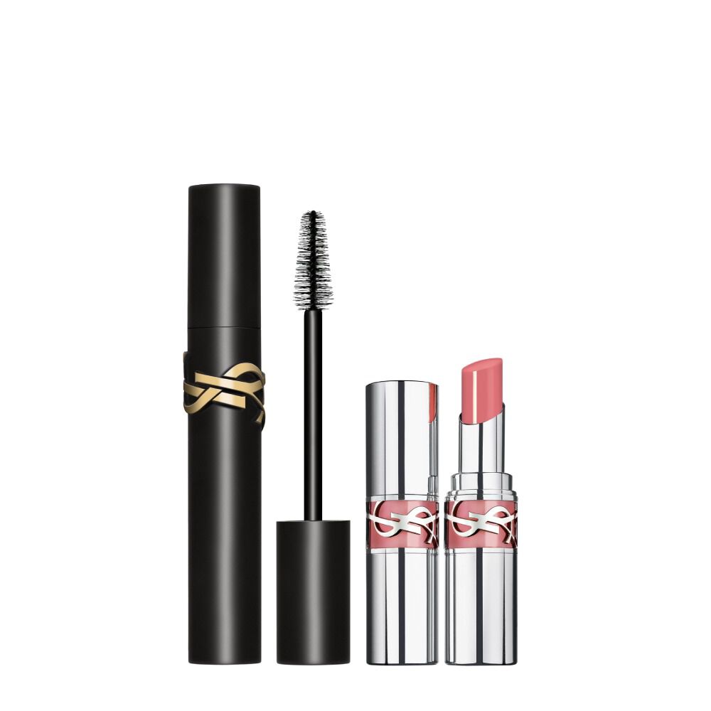 Mascara de pestanas Lash Clash junto a labial Loveshine tono 44 sobre fondo blanco.