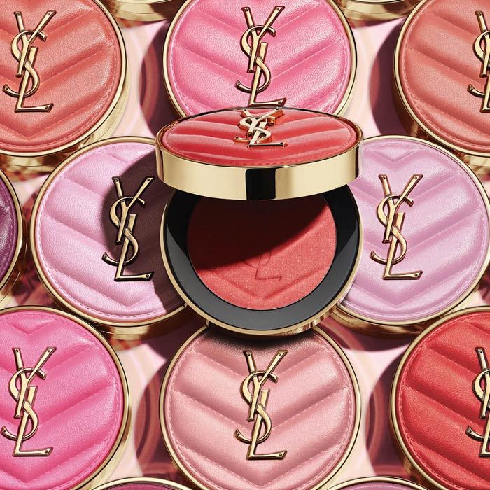 Mosaico de rubores Make Me Blush de YSL en tonos rosa, coral y rojo
