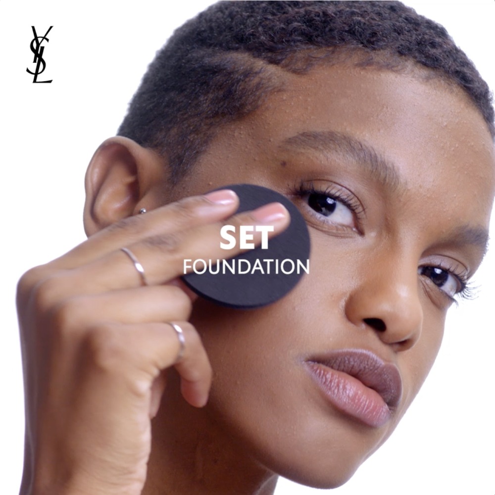 All Hours Hyper Finish: Nuevo polvo mate multiusos | YSL Beauty